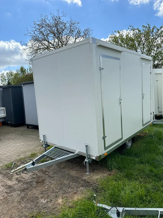 WC-Anhänger Damen/Herren mit Toilette und Dusche