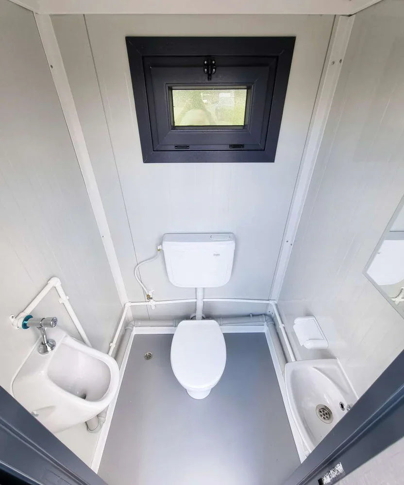 Sanitärcontainer mit Dusche, WC und Urinal